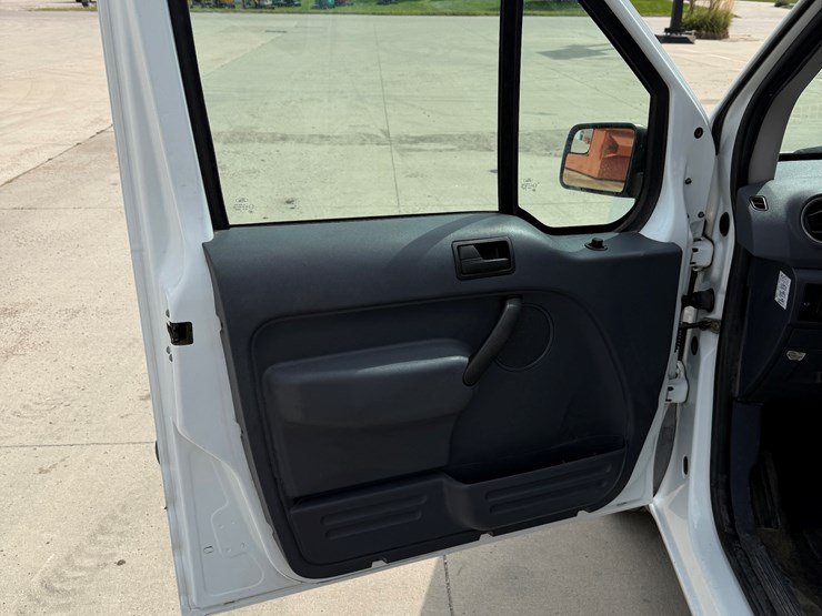 2012-utility-van-image-55