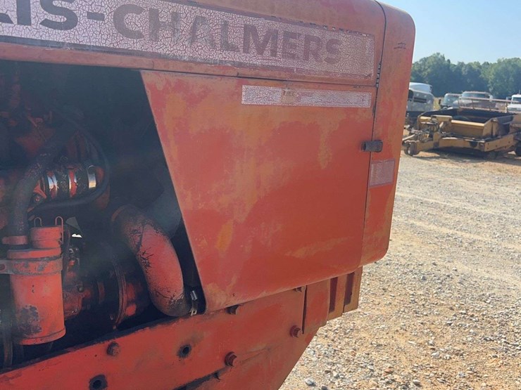 allis-chalmers-xt-series-3-tractor-image-21