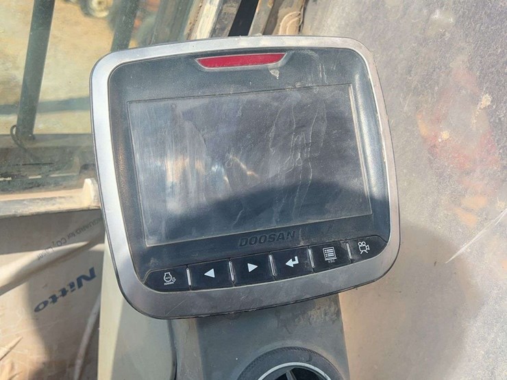 doosan-dx23slcr-5-excavator-image-25