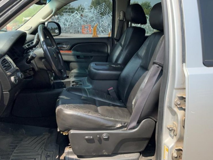 2011-chevrolet-silverado-image-79