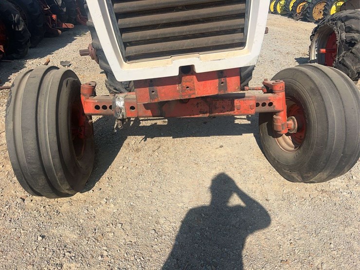 case-1570-cab-tractor-image-8