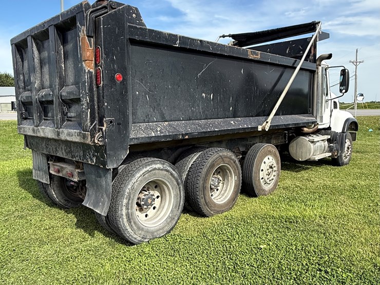 #16-•-2006-mack-cv713-granite-triple-axle-conventional-dump-truck-image-11