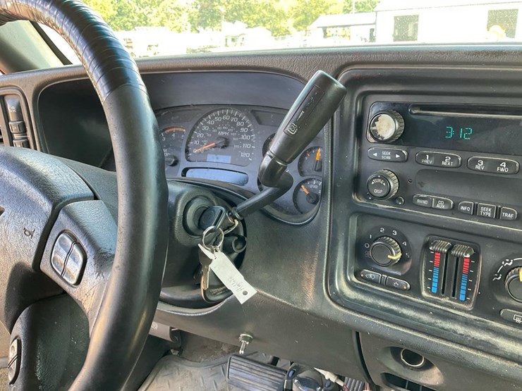 2003-chevrolet-silverado-image-70