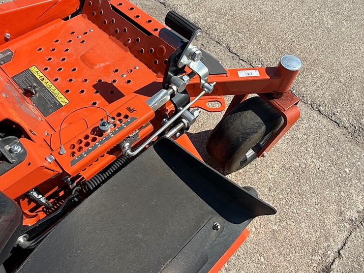 #45-•-2024-husqvarna-ztr-z560l-commercial-mid-deck-zero-turn-riding-mower-image-6