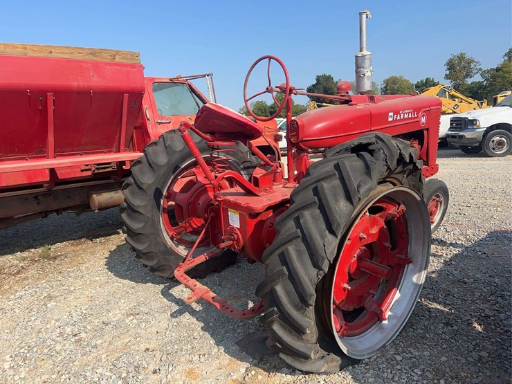 farmall-m-tricycle-tractor-image-4