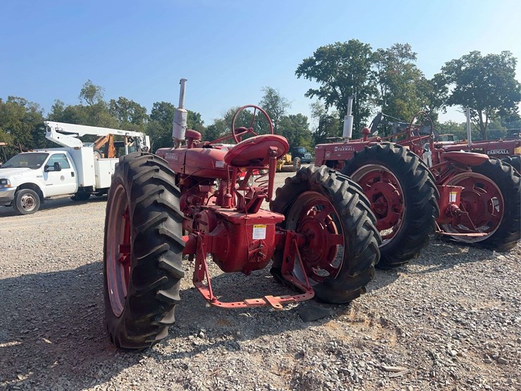 farmall-m-tricycle-tractor-image-2