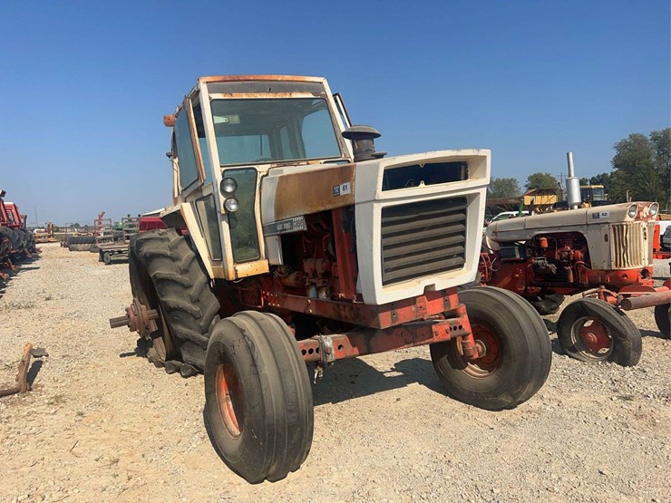 case-1570-cab-tractor-image-6