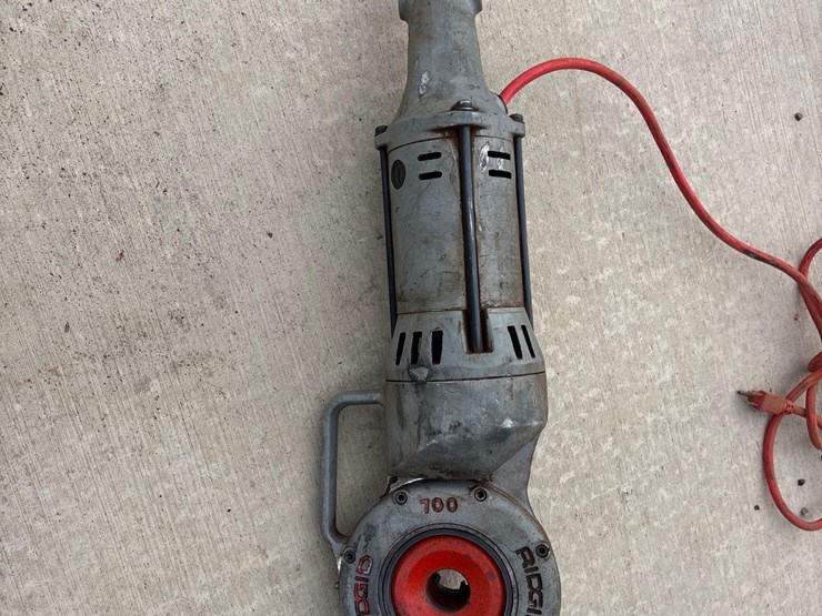 ridgid-700-pipe-threader-image-2