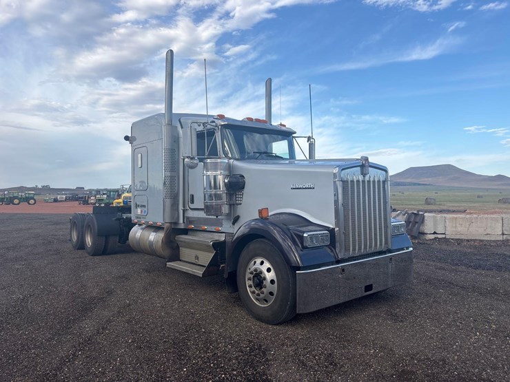 2004-kenworth-w900l-image-4