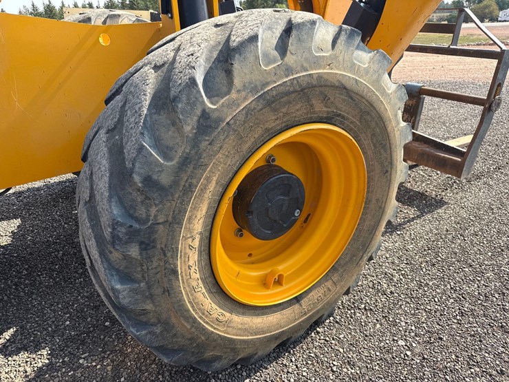 2013-jcb-510-image-13