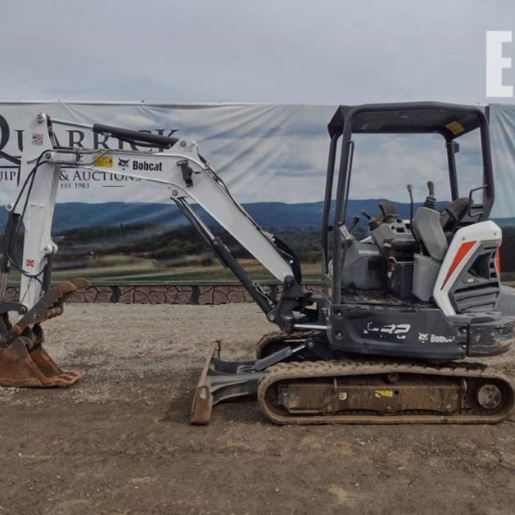 BOBCAT E32i