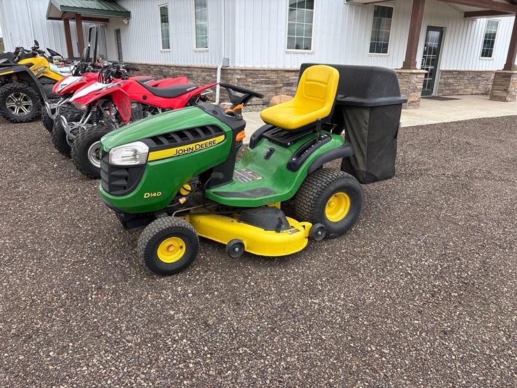 john-deere-d140-image-1