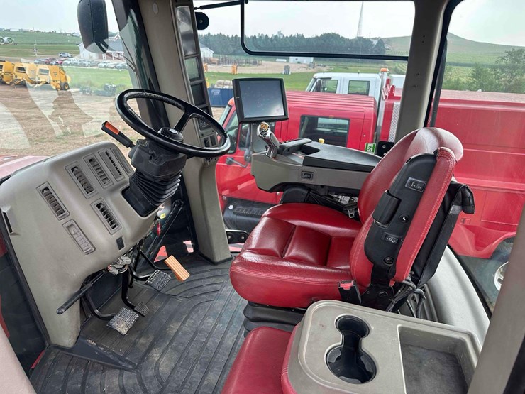 2013-case-ih-600-image-9