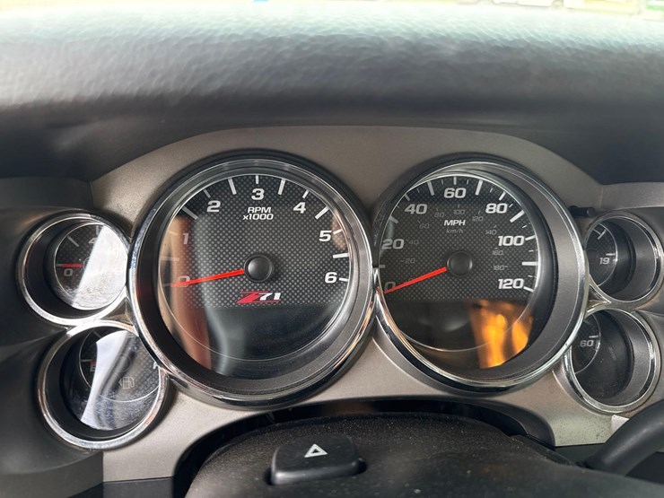 2011-chevrolet-k1500-image-10