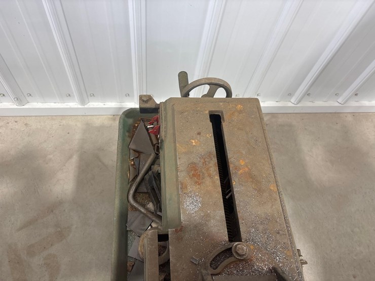 grizzly-upright-band-saw-image-8