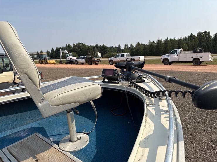 lund-vfr-15-boat-image-8