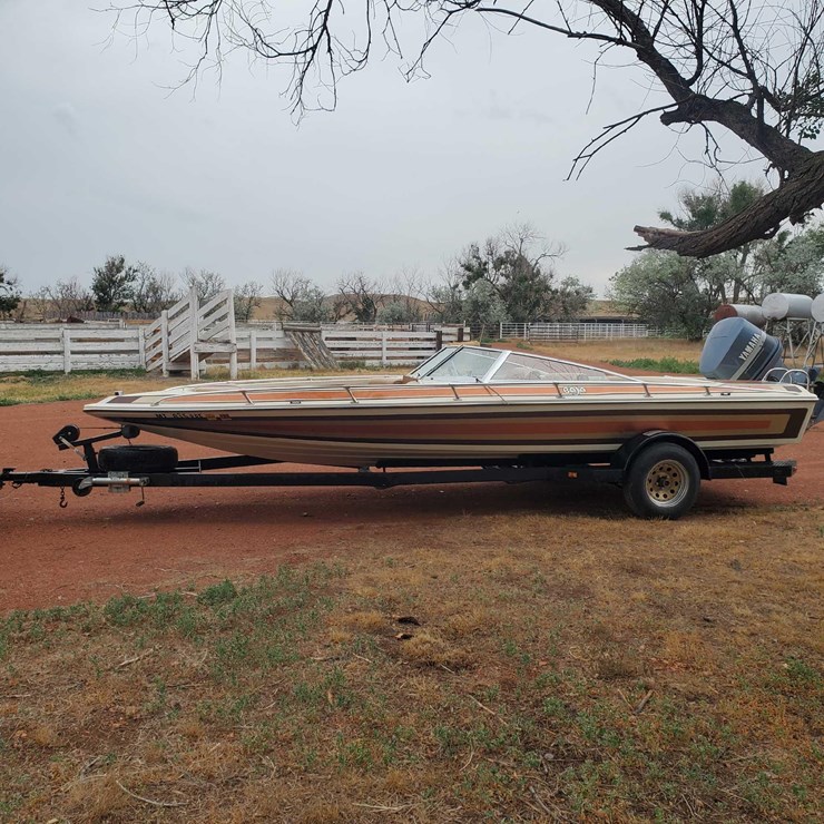 1985 Baja Sunsport 210 Boat
