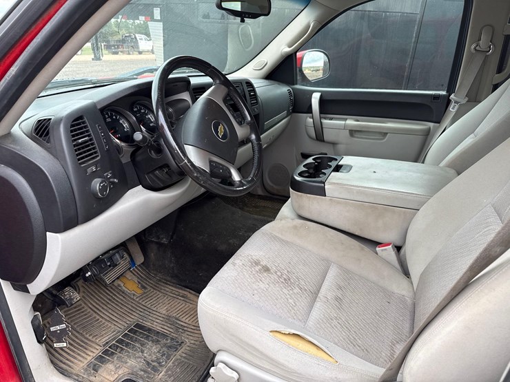 2011-chevrolet-k1500-image-8