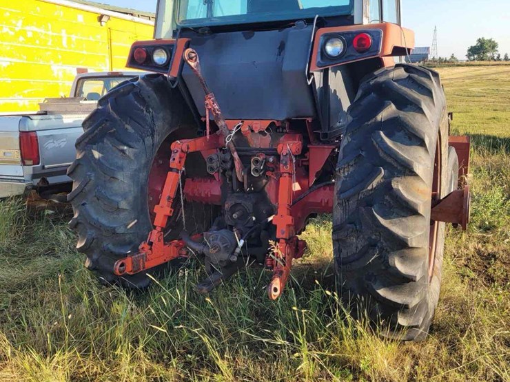 farmall-1086-tractor-image-3