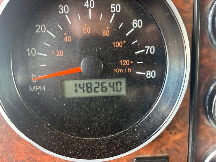 2004-kenworth-w900l-image-23