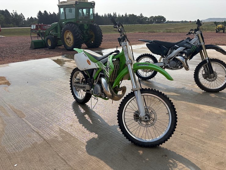 2001-kawasaki-250-competition-dirt-bike-image-3