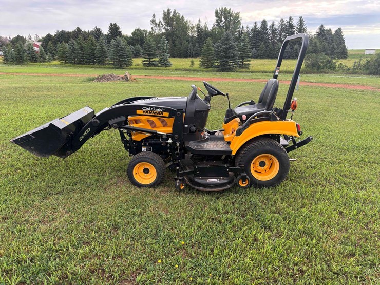 cub-cadet-yard-tractor-image-2