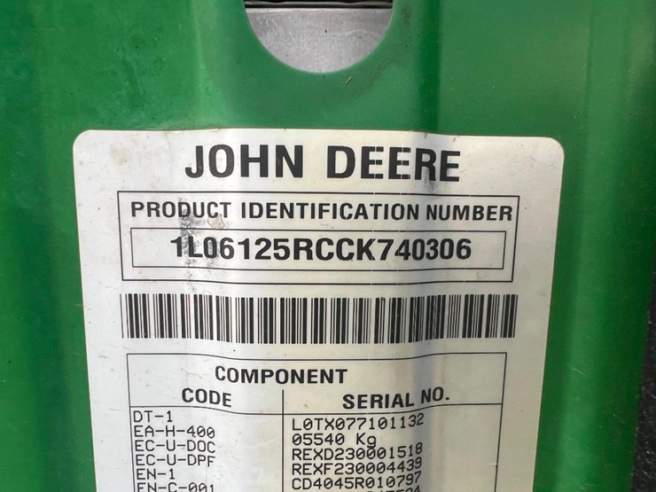 2012-john-deere-6125r-image-8
