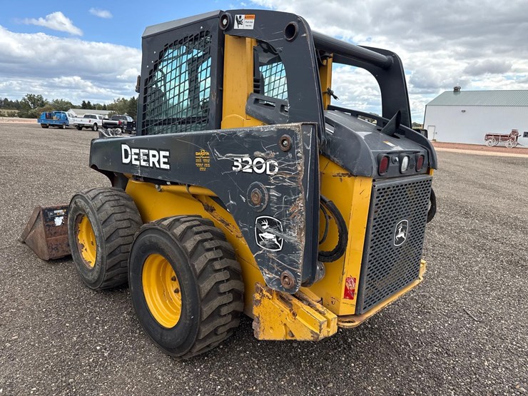 2012-deere-320d-image-5