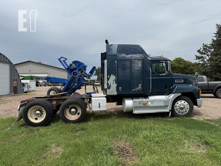 1995-mack-ch613-image-8