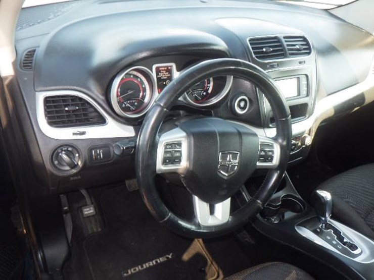 2015-dodge-caravan-image-7