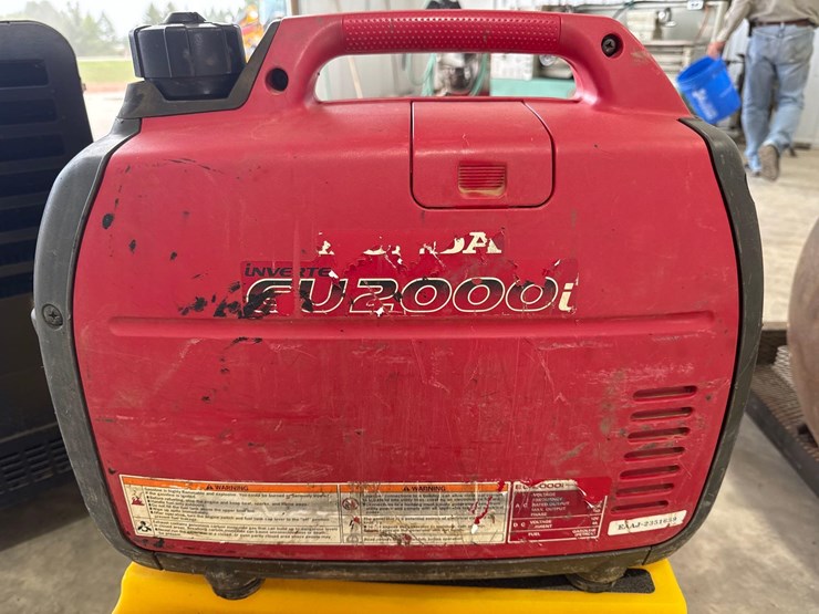 honda-eu-2000-inverter-image-3
