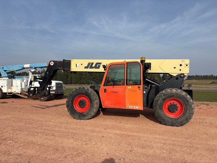 2013-jlg-g9-43a-telehandler-image-11