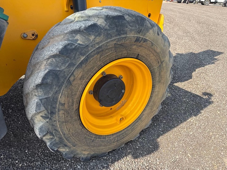 2013-jcb-510-image-11