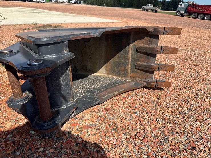 excavator-bucket-image-1