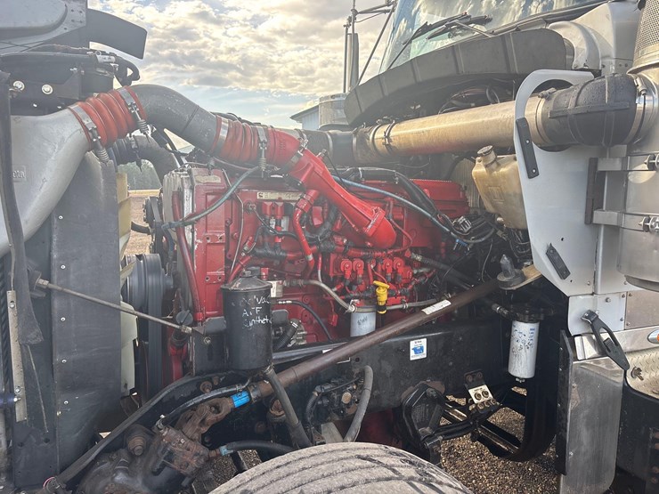 2004-kenworth-w900l-image-12