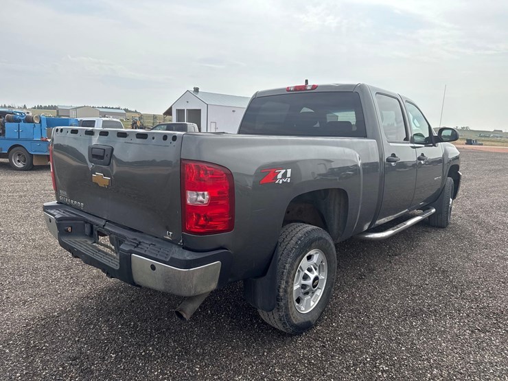2011-chevrolet-2500-image-4