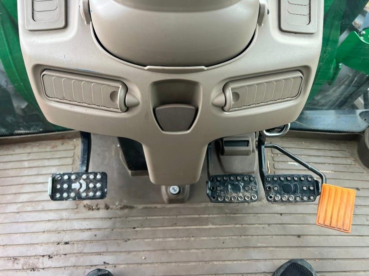 2012-john-deere-6125r-image-7