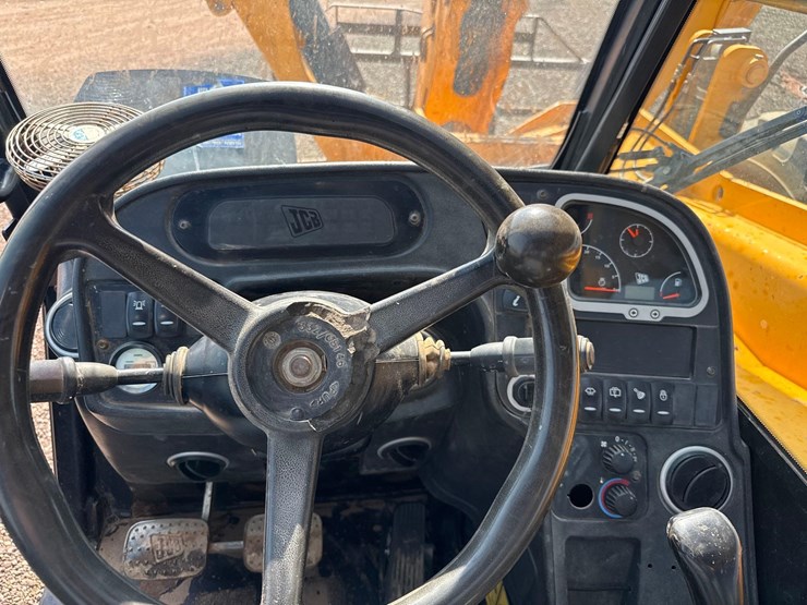 2013-jcb-510-image-16