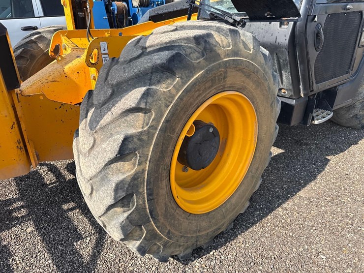2013-jcb-510-image-10