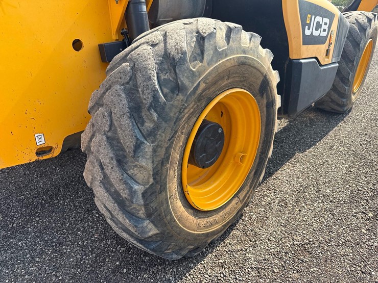 2013-jcb-510-image-12
