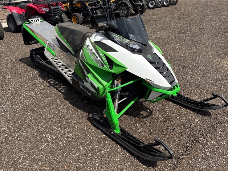 2012-arctic-cat-m1100-snowmobile-image-1