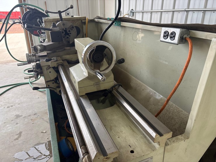 grizzly-g0554-gear-head-lathe-image-11