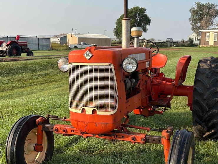 allis-chalmers-d15-tractor-image-2
