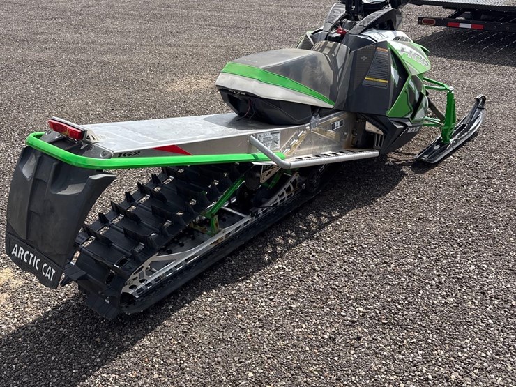2012-arctic-cat-m1100-snowmobile-image-4