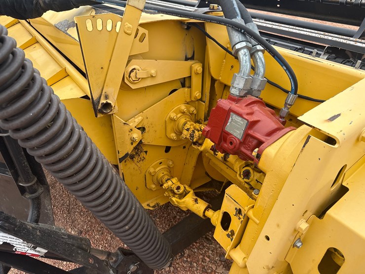 new-holland-2330bf-image-16