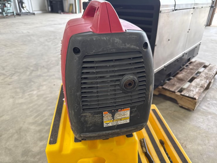 honda-eu-2000-inverter-image-4