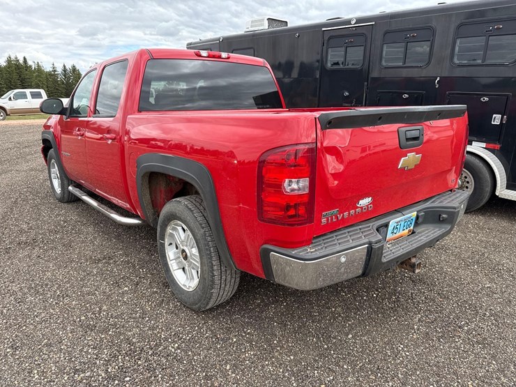 2011-chevrolet-k1500-image-6