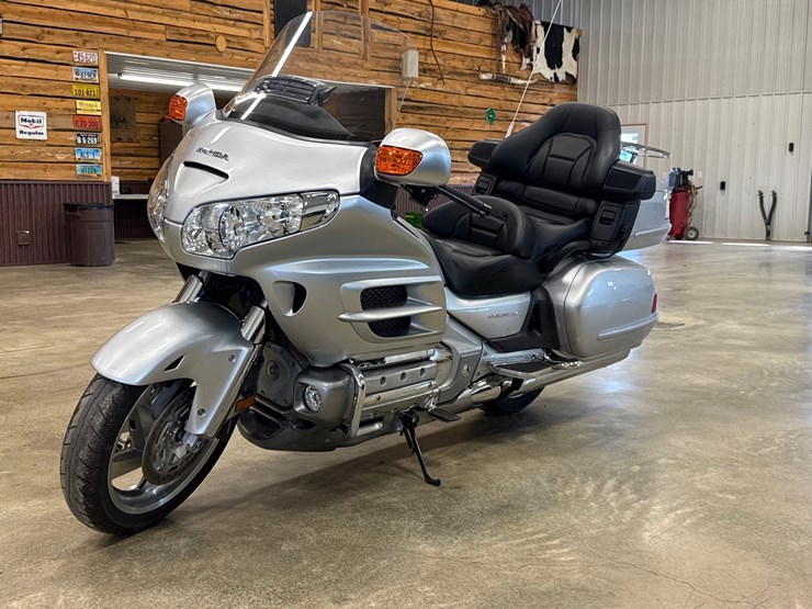 2007-honda-gl1800-goldwing-image-1