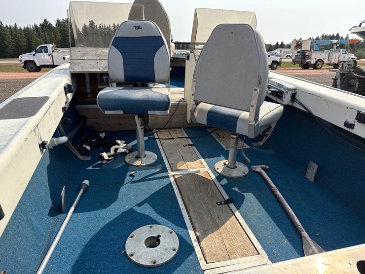 lund-vfr-15-boat-image-5