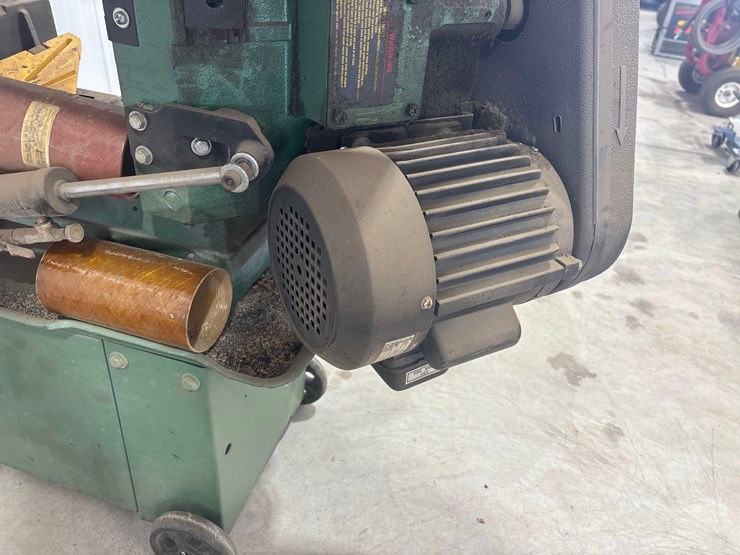 grizzly-upright-band-saw-image-7